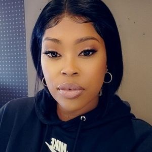 Meet your Posher, Chanelle